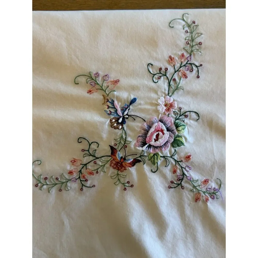 Vintage Handmade Tablecloth Embroidered Applique Flowers Butterflies 64